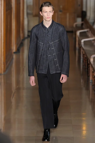 Look 29